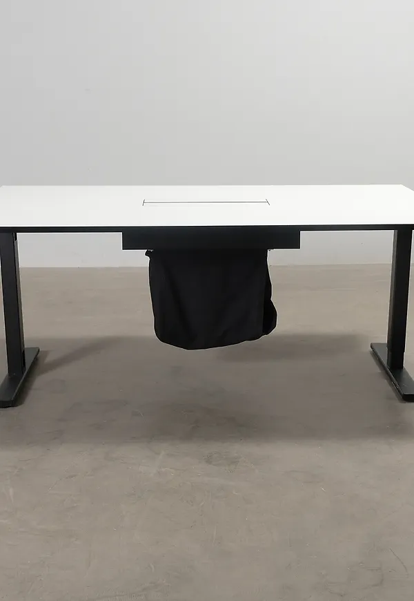 Riktigt trendig konferensbord 2024 från SA Möbler.