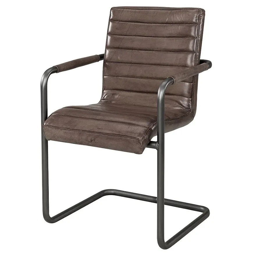 Moderiktig karmstol 2025 från Artwood.