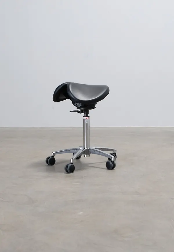 Klassisk sadelstol 2025 från Salli.