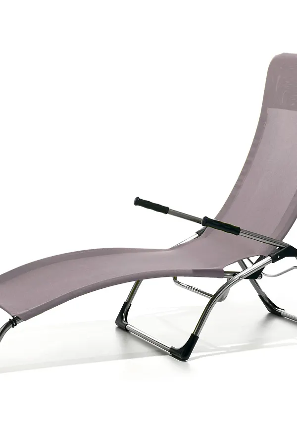 Jättesnygg solsäng 2025 från Fiam.