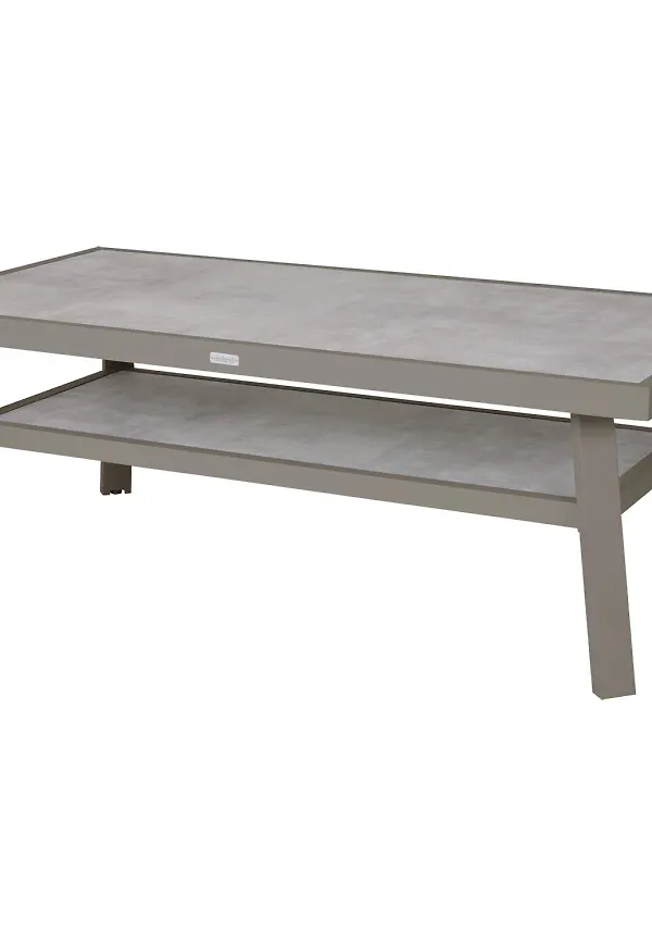 Klassisk bord i beiget från Brafab.