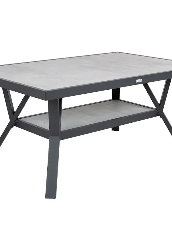 Otroligt fin bord som passar bra vid många olika tillfällen.