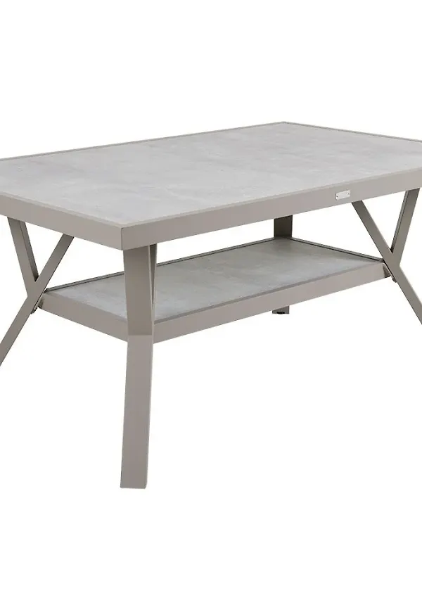 Komfortabel bord som passar bra vid många olika tillfällen.