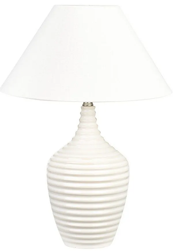 Otroligt fin bordslampa i vit färg gjord i linne.