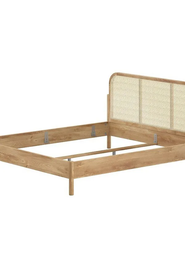 Elegant Säng som passar bra vid många olika tillfällen.