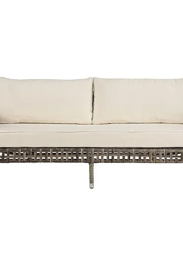 Fantastiskt snygg Soffa som passar bra vid många olika tillfällen.