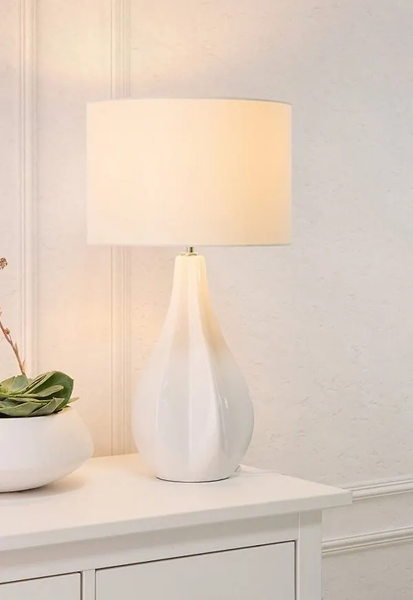 Komfortabel Lampa som passar bra vid många olika tillfällen.