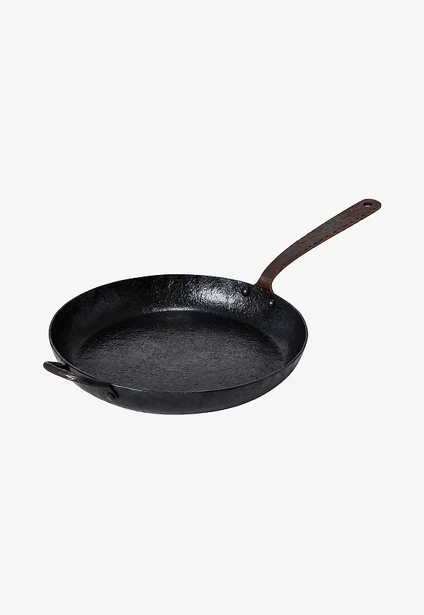 Svart Satake-grillpanna i cool modell.