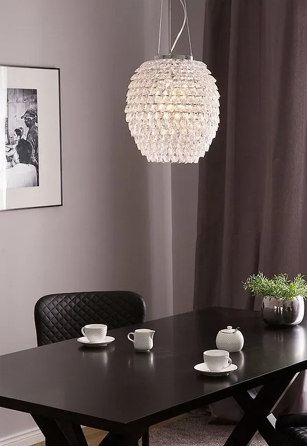 Exklusiv Lampa som passar bra vid många olika tillfällen.