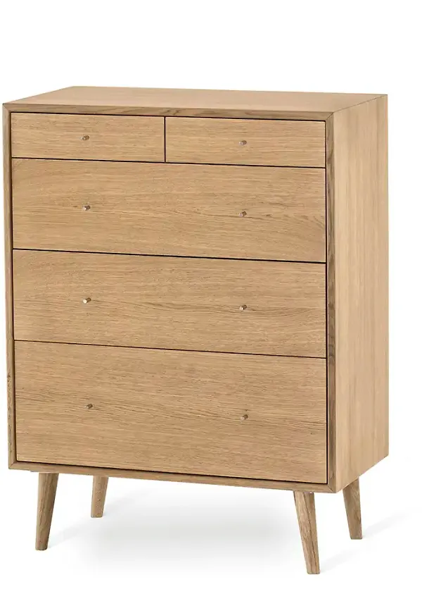 Torkelson förvaringsmöbel i ek som passar perfekt till sommaren 2025!