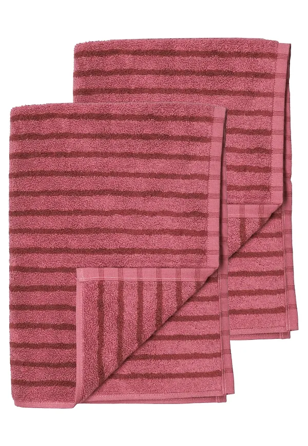 Rosa Scandi Living-badhandduk i komfortabel modell.