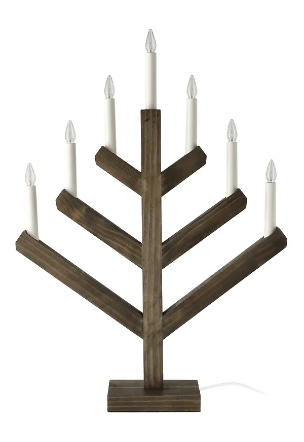 Moderiktig adventsljusstake 2026 från Scandi Living.
