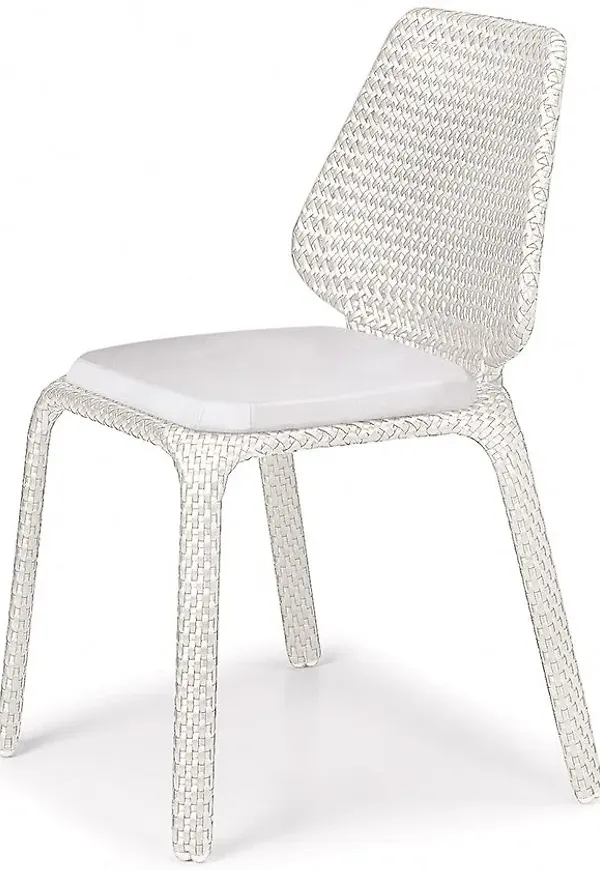 Vit Dedon-utemöbel i elegant modell.