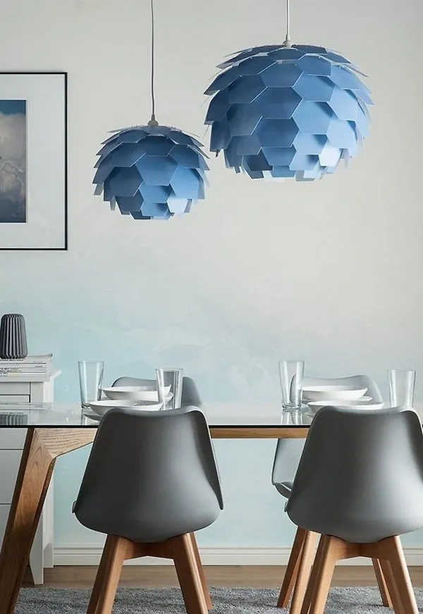 Modern Lampa som passar bra vid många olika tillfällen.