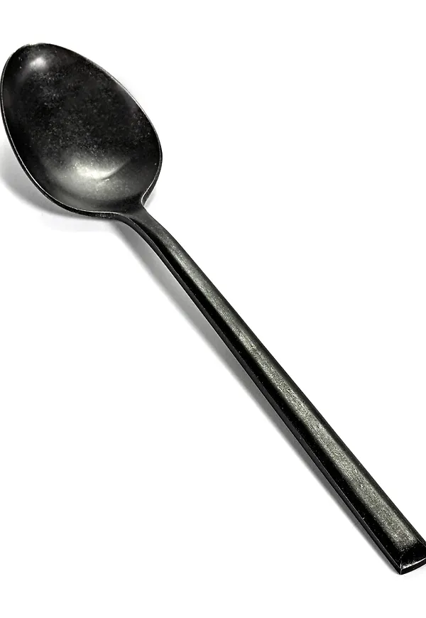 Vacker matsked i svart från Serax.