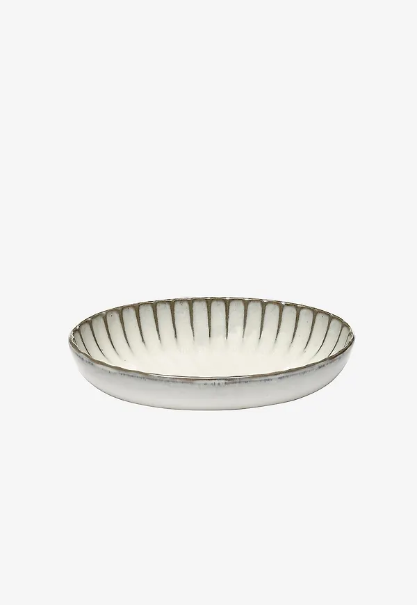 Riktigt trendig skål i vitt från Serax.