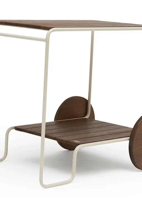 Moderiktig cafebord i brunt från Hillerstorp.