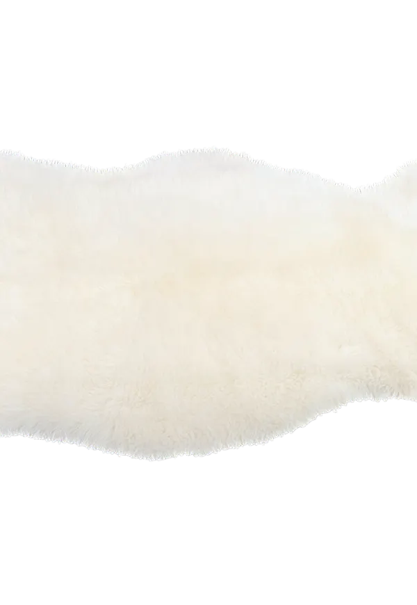Stilren vit matta i fårskinn från Shepherd.