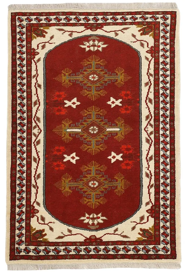 Jättesnygg möbel i rött från Rezas.