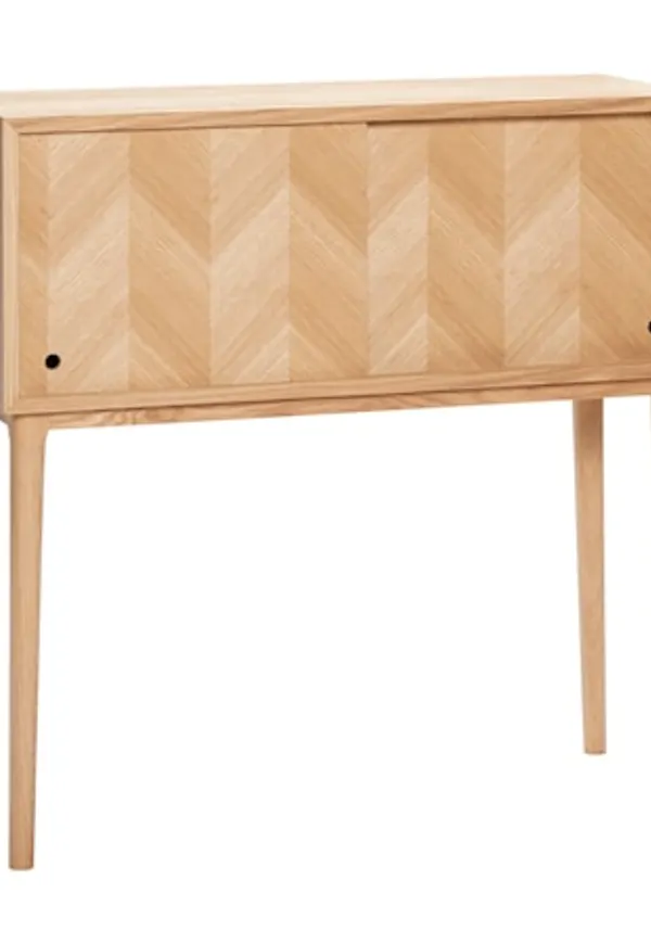 Moderiktig ekbord 2025 från Hübsch.