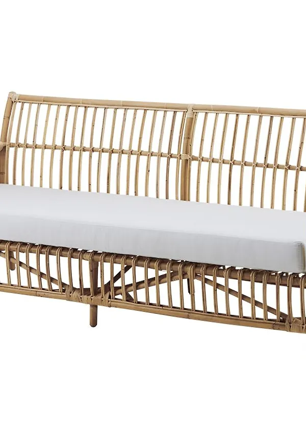 Stilren svart soffa 2025 från Sika Design.