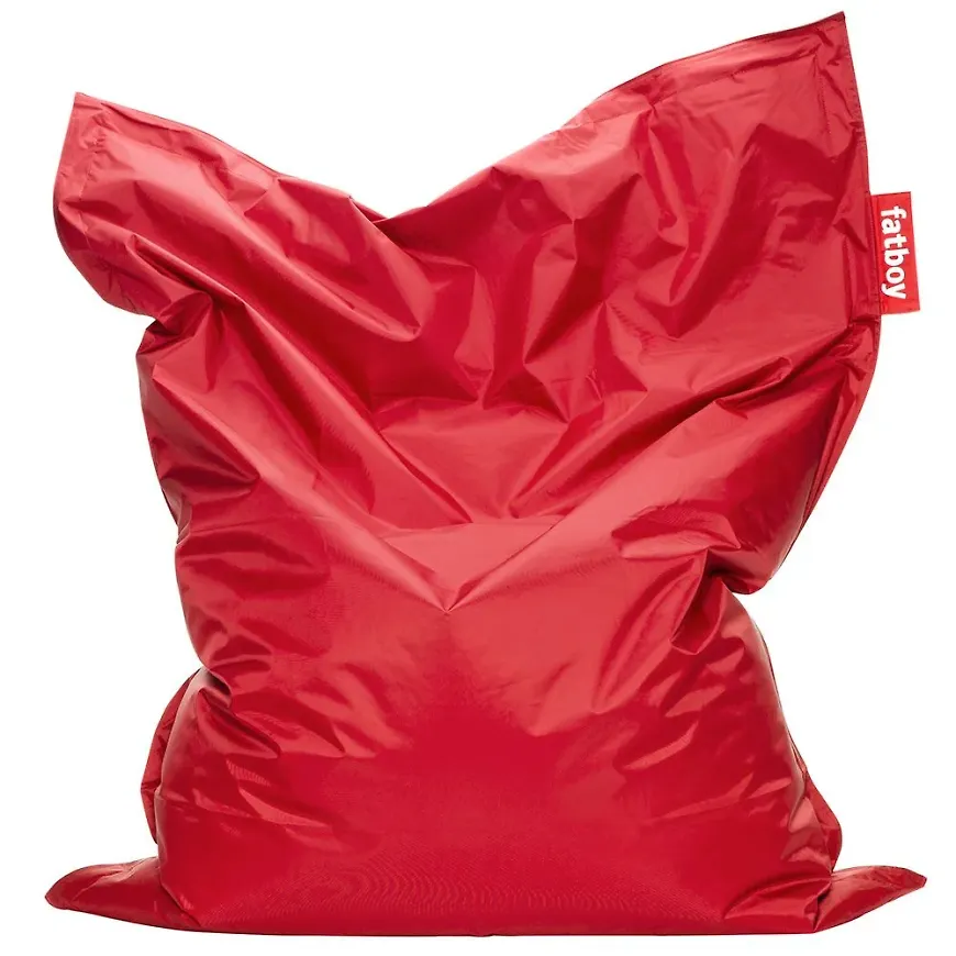 Röd fåtölj som passar perfekt till hösten 2025!