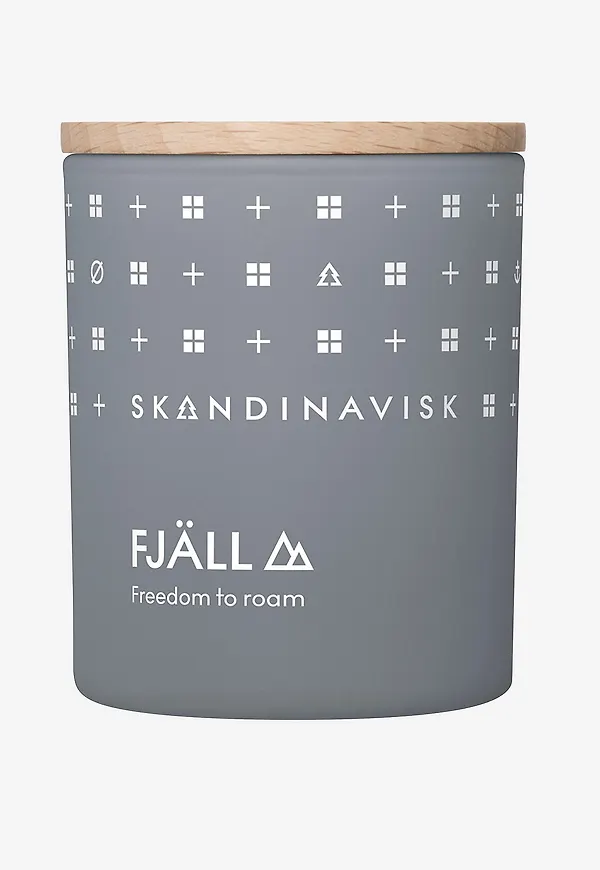 Grå Skandinavisk-doftljus i mysig modell.