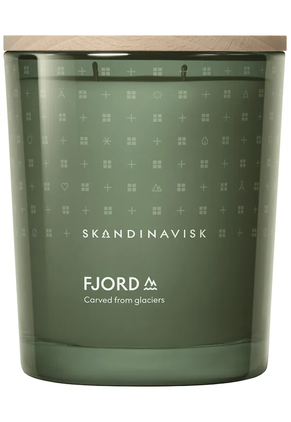 Otroligt fin doftljus i grönt från Skandinavisk.