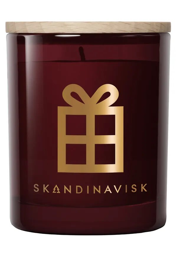Härlig doftljus i rött från Skandinavisk.