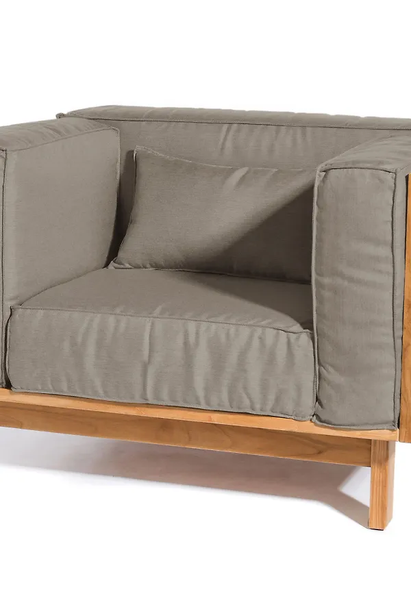 Jättefin fåtölj i teak från Skargaarden.