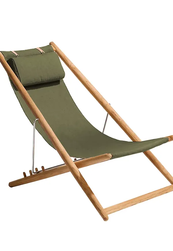 Stilriktig grön stol i teak från Skargaarden.
