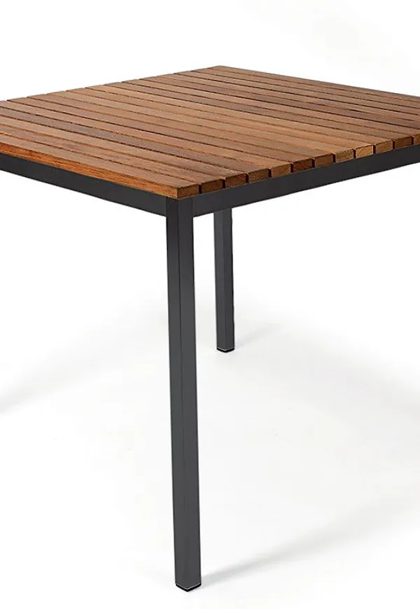 Svart Skargaarden-möbel i härlig modell.
