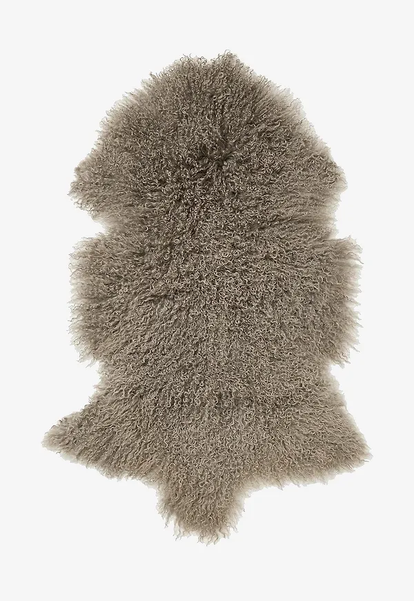 Riktigt snygg brun matta i fårskinn från Skinnwille.