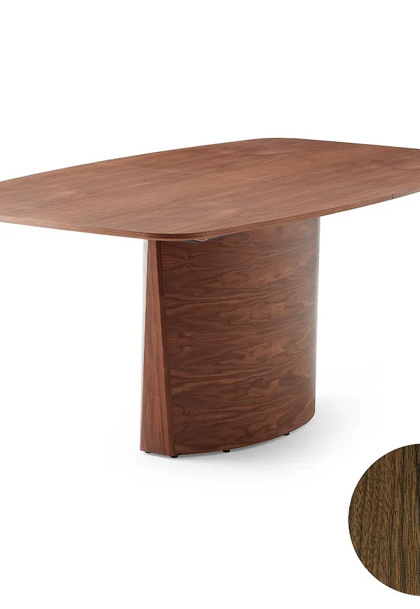 Smickrande valnötsbord 2025 från Skovby.