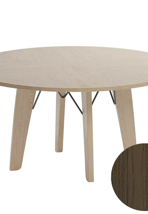 Fantastiskt snygg bord som passar bra vid många olika tillfällen.