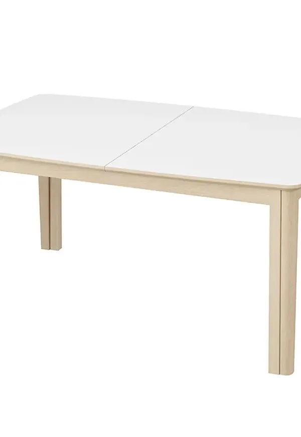 Vit Skovby-bord i mysig modell.