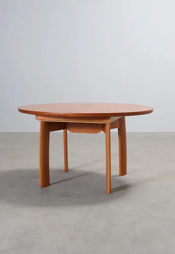 Riktigt trendig matbord 2025 från Skovby.