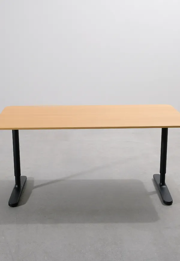 Modern skrivbord 2025 från No brand.