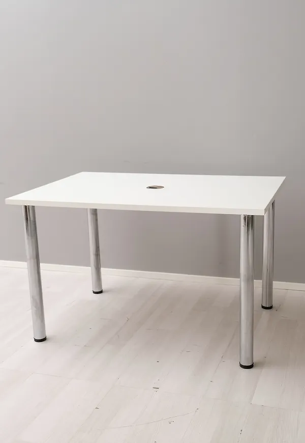 Snygg skrivbord 2025 från No brand.