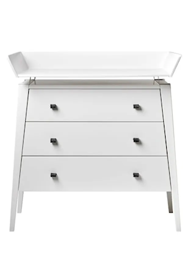 Vit Leander-barnmöbel i moderiktig modell.