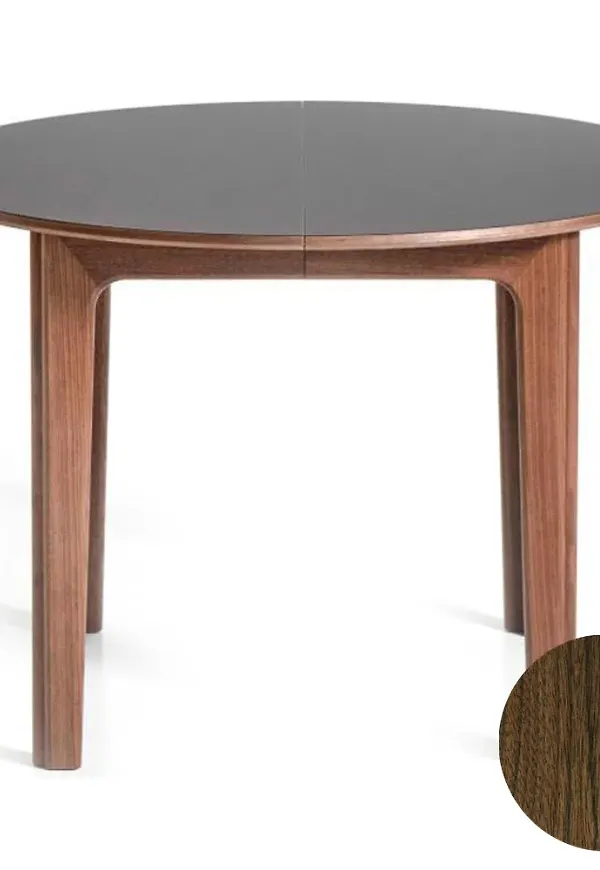 Modern bord som passar bra vid många olika tillfällen.