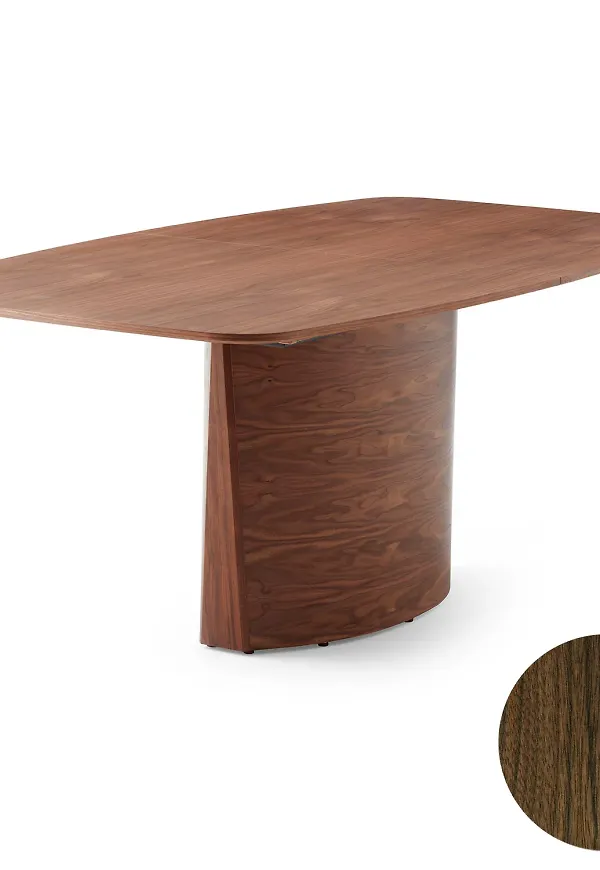 Ikonisk bord i valnöt från Skovby.