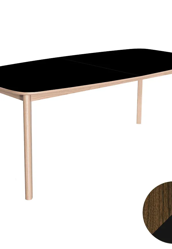 Fantastiskt snygg bord i valnöt från Skovby.