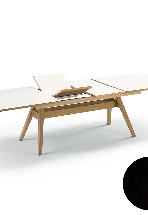 Komfortabel bord som passar bra vid många olika tillfällen.