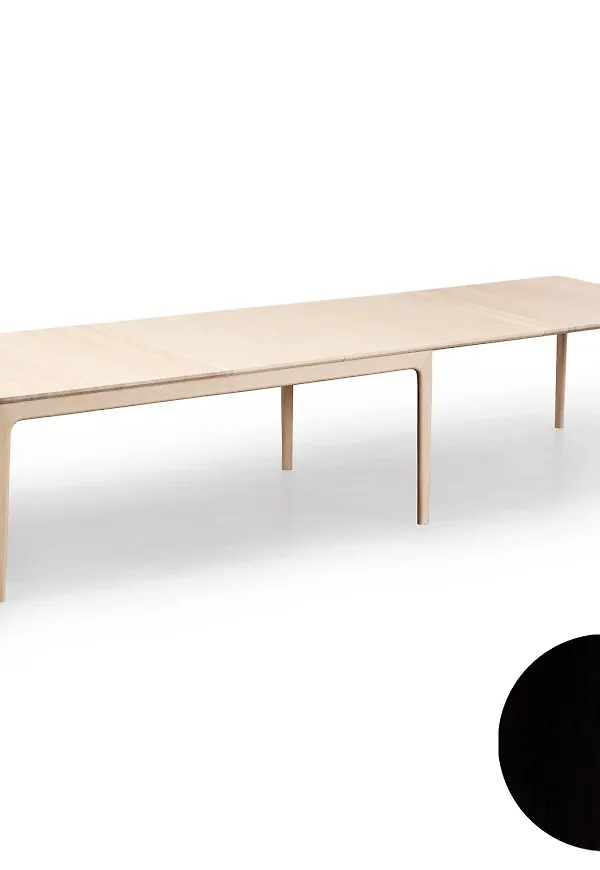 Riktigt snygg bord som passar bra vid många olika tillfällen.