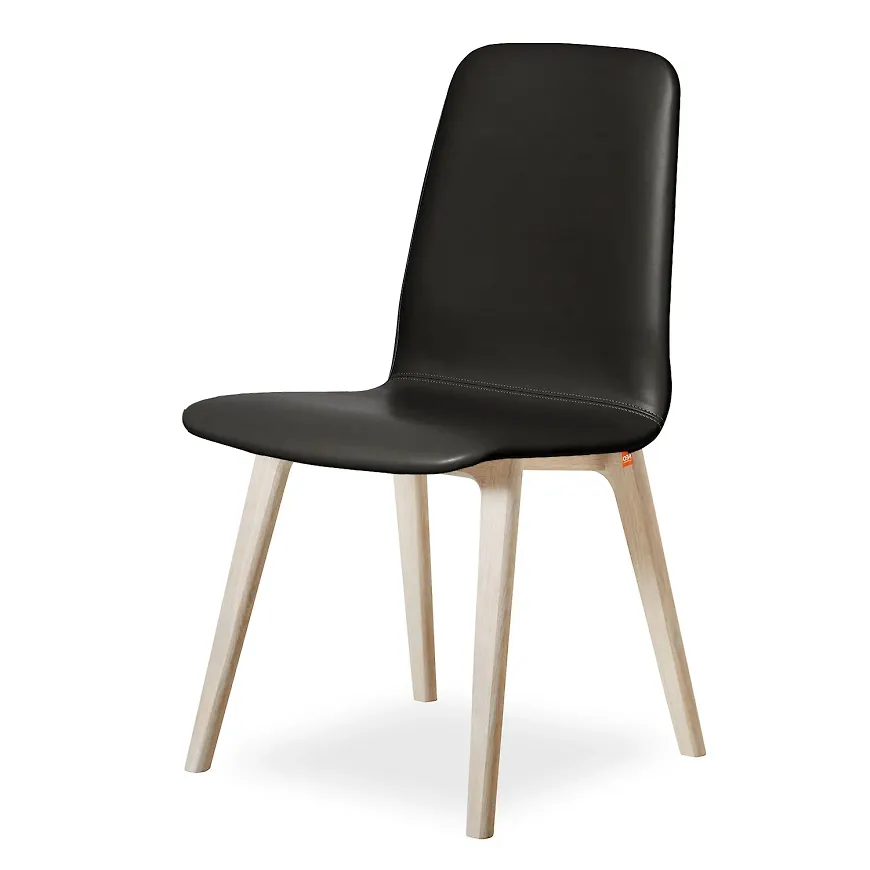 Stilren matstol 2025 från Skovby.