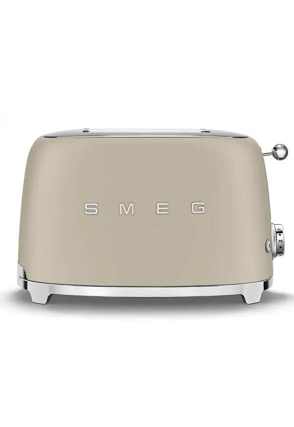 Beige Smeg-brödrost i otroligt snygg modell.