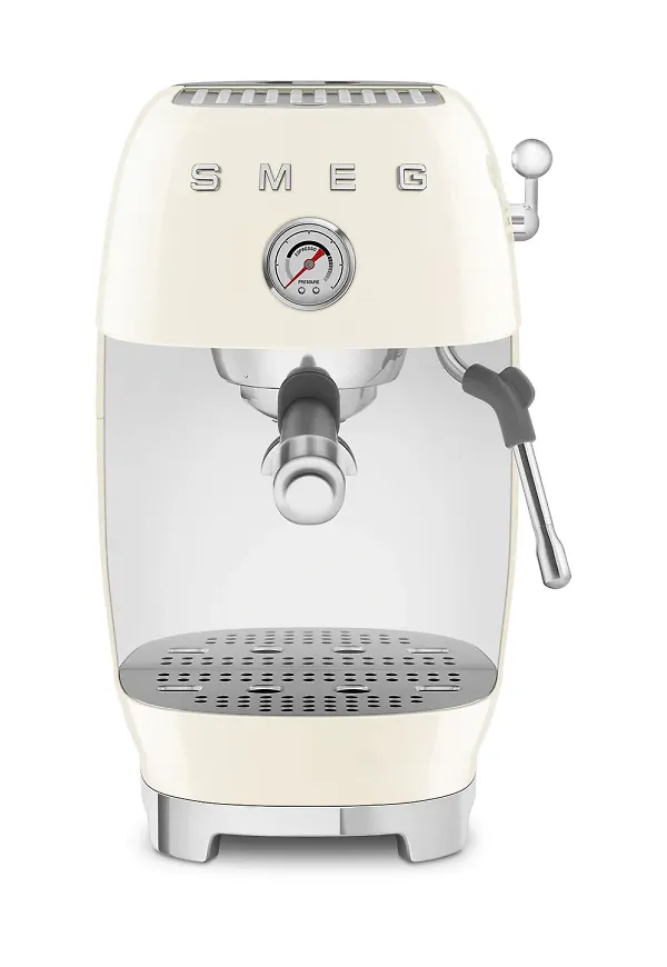 Cool espressomaskin 2026 från Smeg.