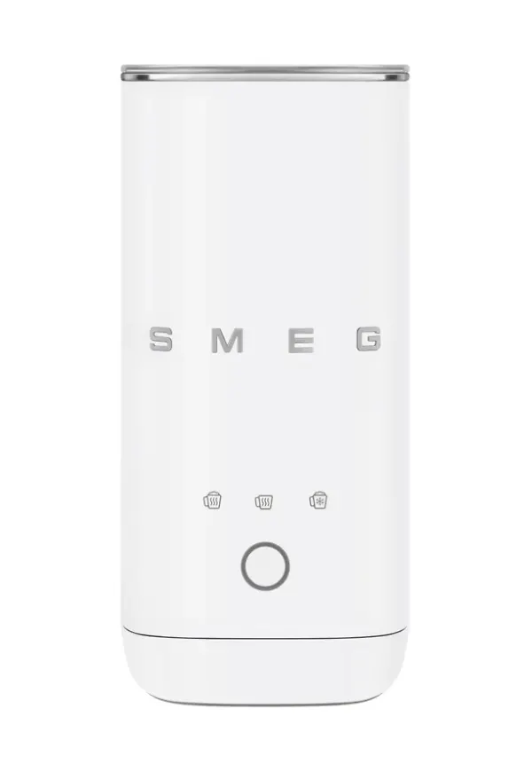 Trendig mjölkskummare i vitt från Smeg.
