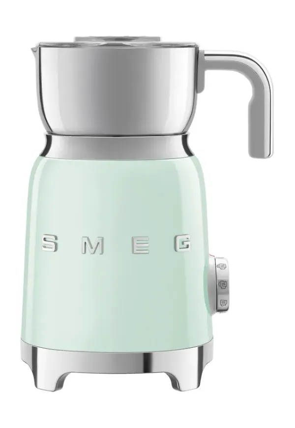 Jättefin mjölkskummare i grönt från Smeg.